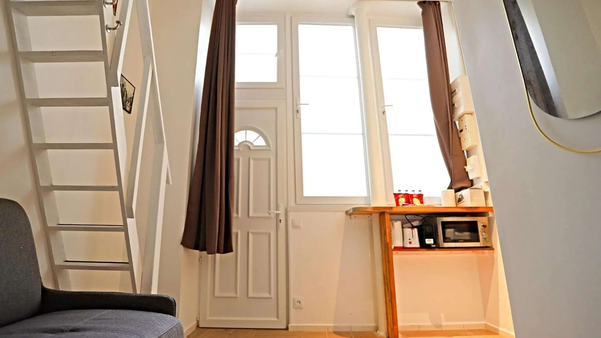 Beautiful 11st District Apartment Paris