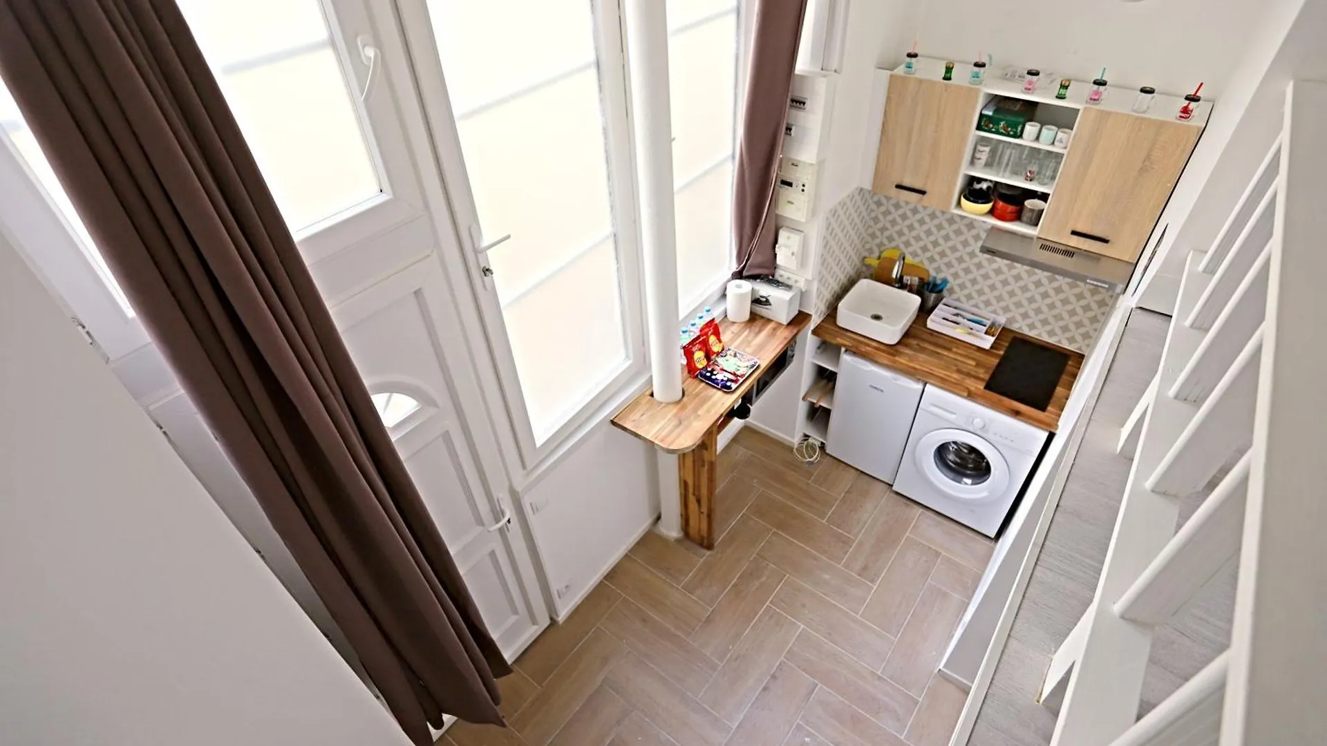 Beautiful 11st District Apartment Paris